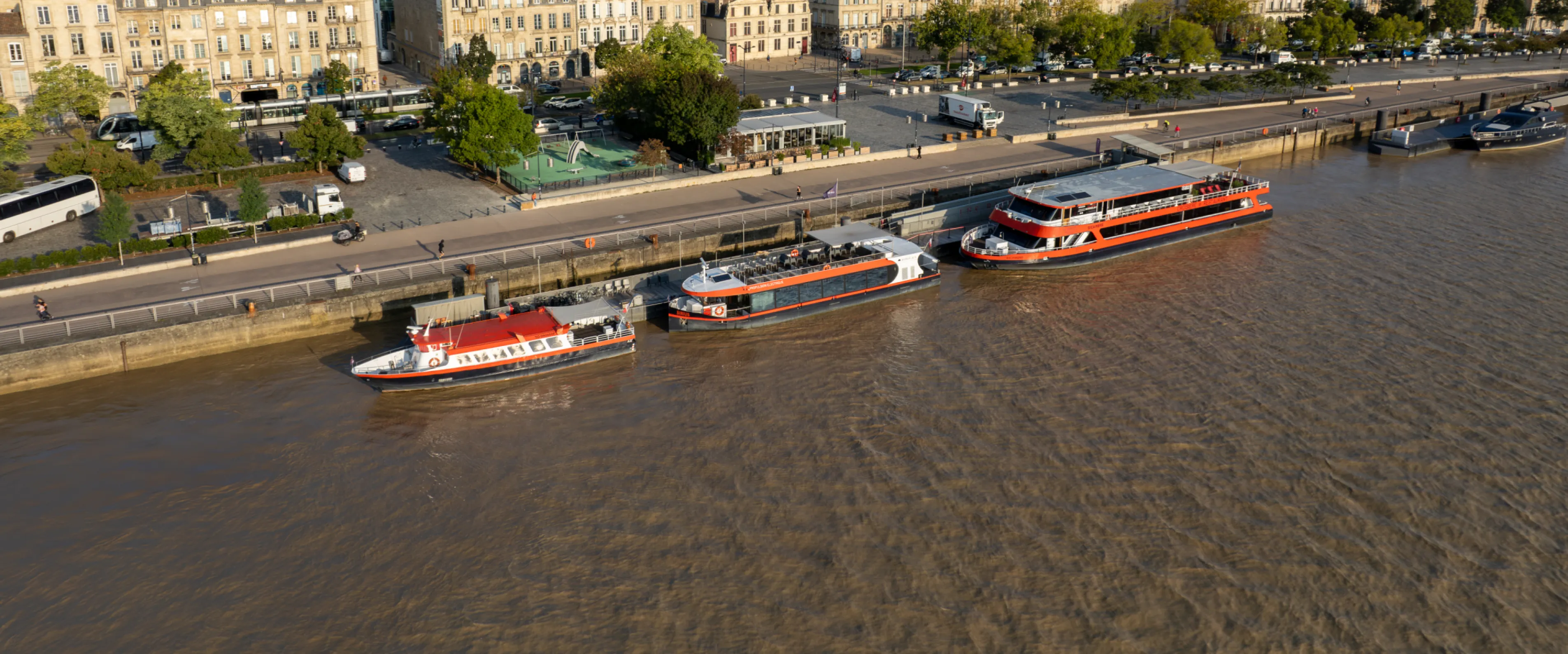 Quai - bateaux bordelais